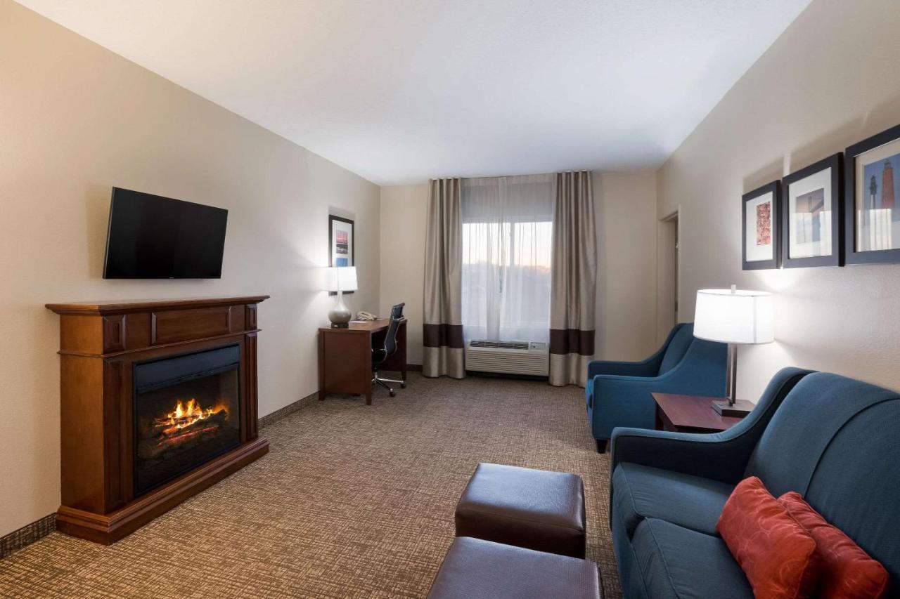 Comfort Suites Suffolk - Chesapeake Exterior foto